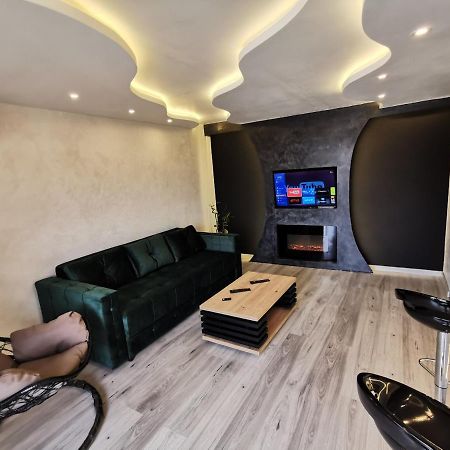 Brend New Luxurious Apartment In Downtown With Free Parking Novi Sad Eksteriør bilde